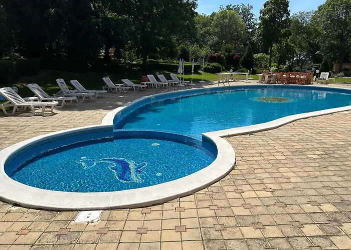 Sunrise Golden Sands Apartment